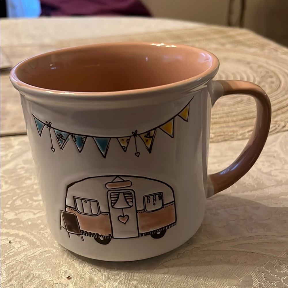 I Love It" Brand Ivory Ceramic Camper Mug, Embossed Coffee Tea Cup, 16oz EUC